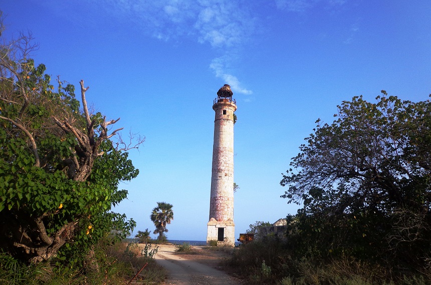 Karainagar Kovalam light house and Beach in Jaffna 1513412637